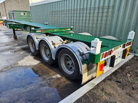 2002 Barker Retractable Triaxle - picture0' - Click to enlarge