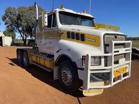 1998 International Transtar 6x4 Prime Mover - picture2' - Click to enlarge