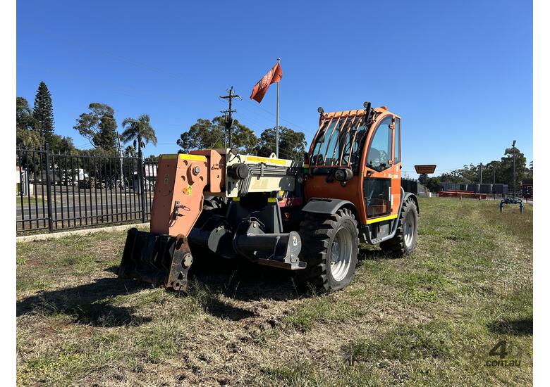 caption 2012 4013 JLG Telehandler