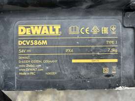 DeWalt DCV586M Cordless Dust Extraction Unit - picture1' - Click to enlarge