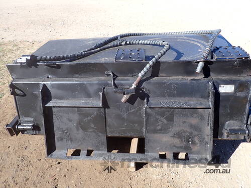 Caterpillar skid steer bucket broom attachment