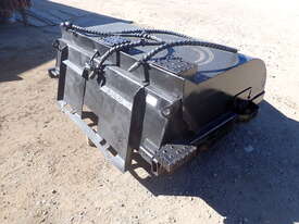 Caterpillar skid steer bucket broom attachment - picture2' - Click to enlarge