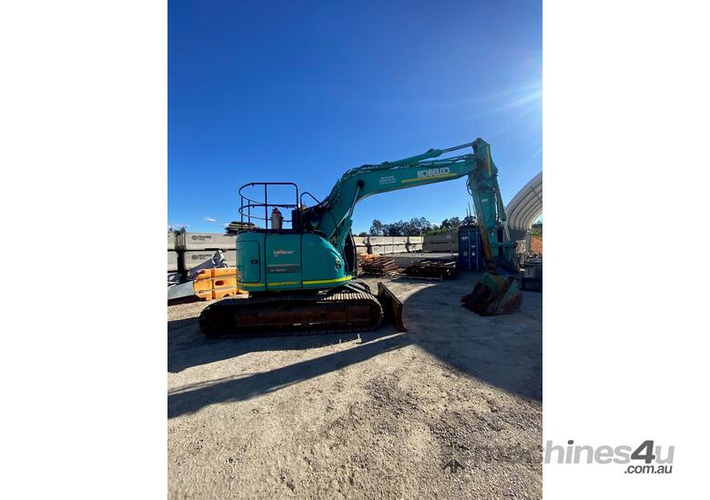 caption 2018 Kobelco Sk135SR-3 15TN Excavator