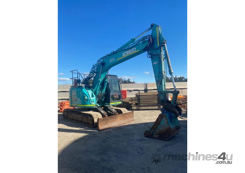 caption 2018 Kobelco Sk135SR-3 15TN Excavator