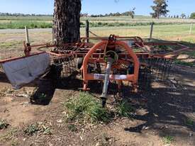 Kuhn Single Hay Rake - picture0' - Click to enlarge