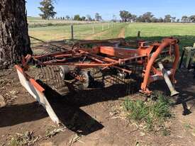 Kuhn Single Hay Rake - picture0' - Click to enlarge