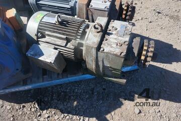 Geared unit SEW Ratio 19-1 7.5 Kw Motor