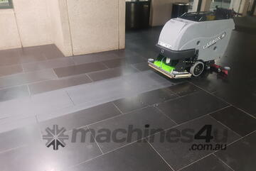   Conquest SDS70E-O Super Duty Industrial Walk-Behind Oscillating Scrubber