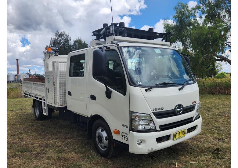 caption Hino 300 Series 816 Crew Automatic XLWB 4x2 Dualcab PTO Tipper Truck. Ex Council.
