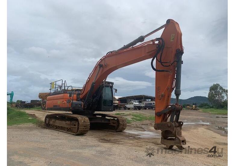 caption 2017 Doosan DX340LC