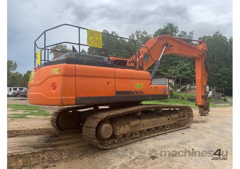 caption 2017 Doosan DX340LC