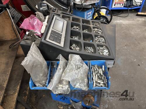 caption HOFMANN Geodyna 4500-2 Wheel Balancer 240V