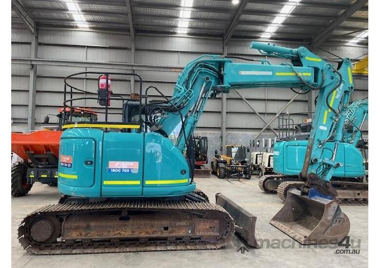 caption 2017 Kobelco Sk135sr-3