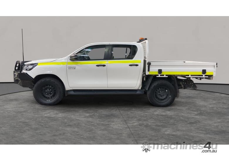 caption 2021 Toyota Hilux 4x4 SR Dual Cab T/Diesel (Auto)