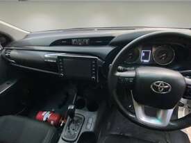 2021 Toyota Hilux 4x4 SR Dual Cab T/Diesel (Auto) - picture2' - Click to enlarge