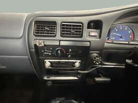 2002 Toyota Hilux (4x2) Petrol Single Cab Ute (MY02) - picture2' - Click to enlarge