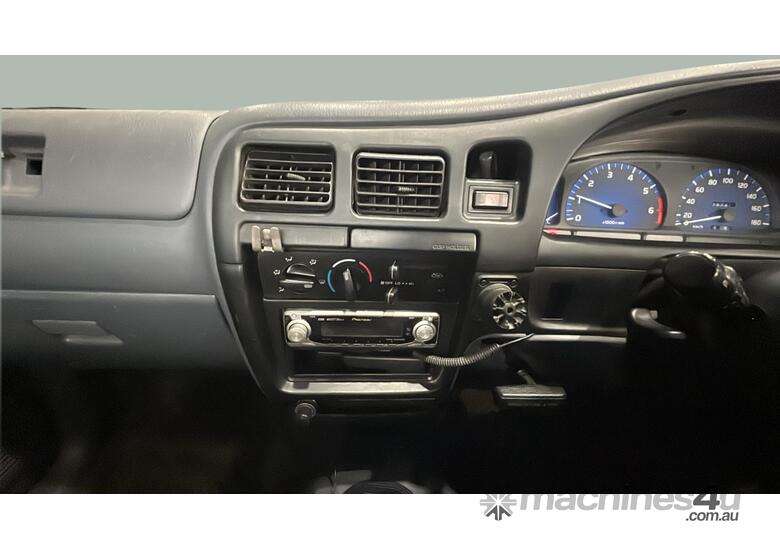 caption 2002 Toyota Hilux (4x2) Petrol Single Cab Ute (MY02)
