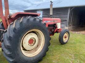 International 574 Tractor - picture1' - Click to enlarge