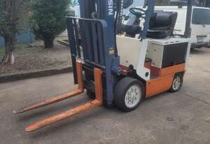 Nissan CWP02L25S Forklift 4 wheel lifts 2.5T height 4.75M 3 stage mast