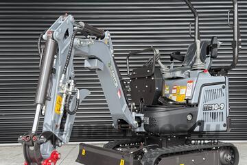 Raptor RE10-9 1T Mini Excavator, Side Joystick, Swing Boom, Expandable Tracks with GP Bucket