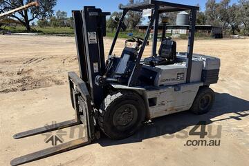 Komatsu   3.5T Forklift FD3.5-5