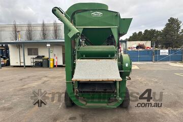 Kinaroy Engineering Works (K.E.W) SPHB 162/01 Harvester