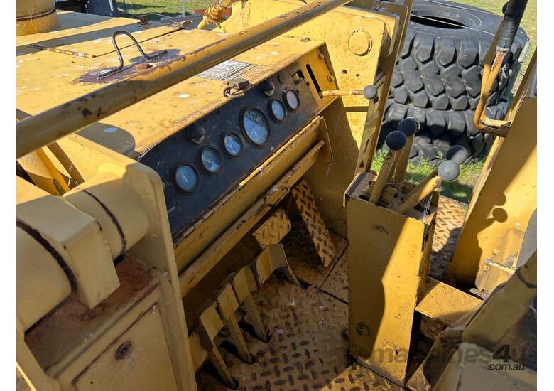 Case 1150 Crawler Loader