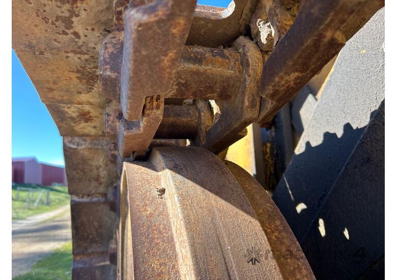 Case 1150 Crawler Loader