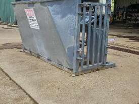 Arrow Farmquip Sheep & Goat Handler - picture1' - Click to enlarge