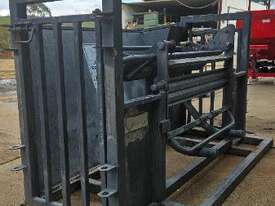 Arrow Farmquip Sheep & Goat Handler - picture2' - Click to enlarge