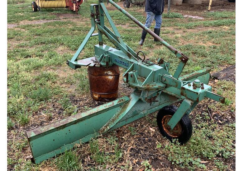 Treller Tractor Leveling Blade