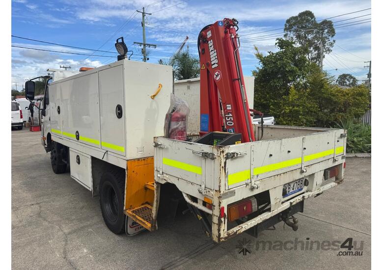 2017 HINO 300 921 PB97