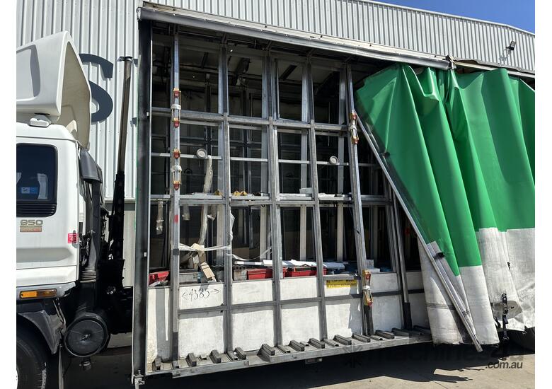 2006 Isuzu FVD950 4x2 Glass A Frame Curtainsider