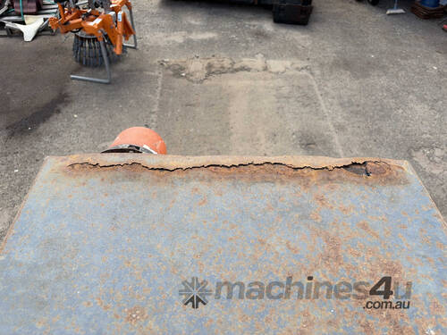 Toyota Huski 4SDK4 Wheeled Skid Steer