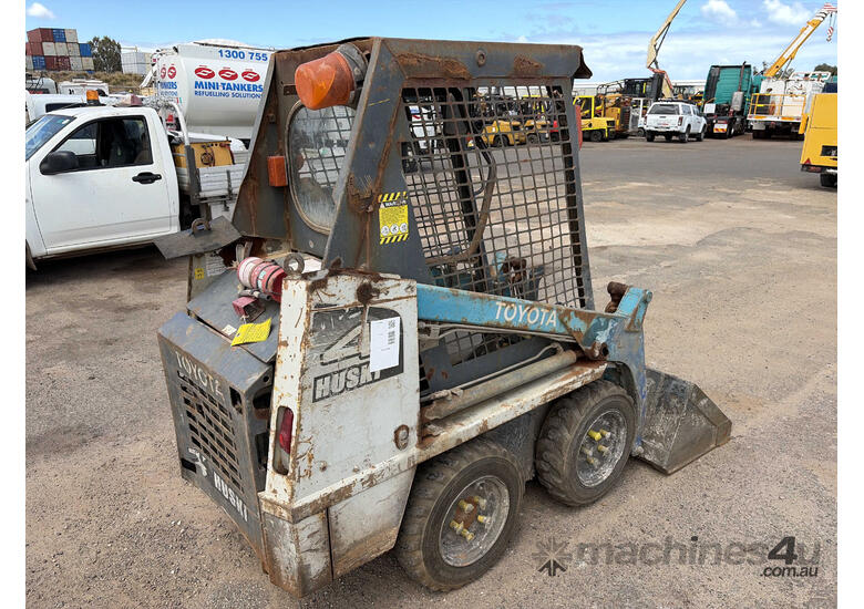 Toyota Huski 4SDK4 Wheeled Skid Steer