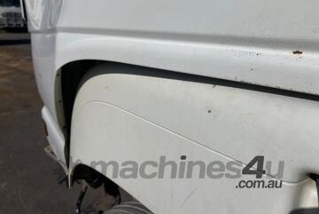 Isuzu 2007   NPS Tray Day Cab