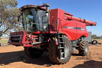 2017 CASE IH 8240 WITH MACDON D140