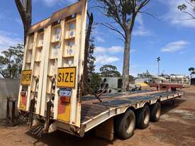 2003 SFM TRI 470 Tri Axle Drop Deck Trailer - picture2' - Click to enlarge