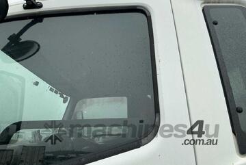 2013 Mitsubishi Fighter 2427 Tipper