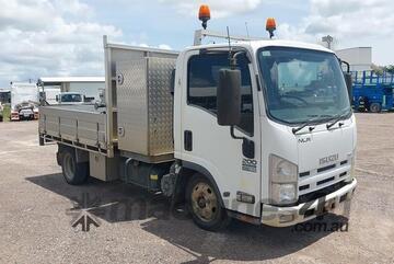 Isuzu   NLR 200