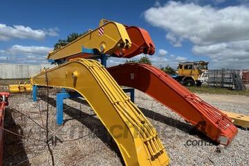 Komatsu 2025   PC200