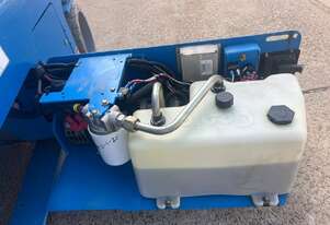 USED GENIE 32FT NARROW ELECTRIC SCISSOR LIFT