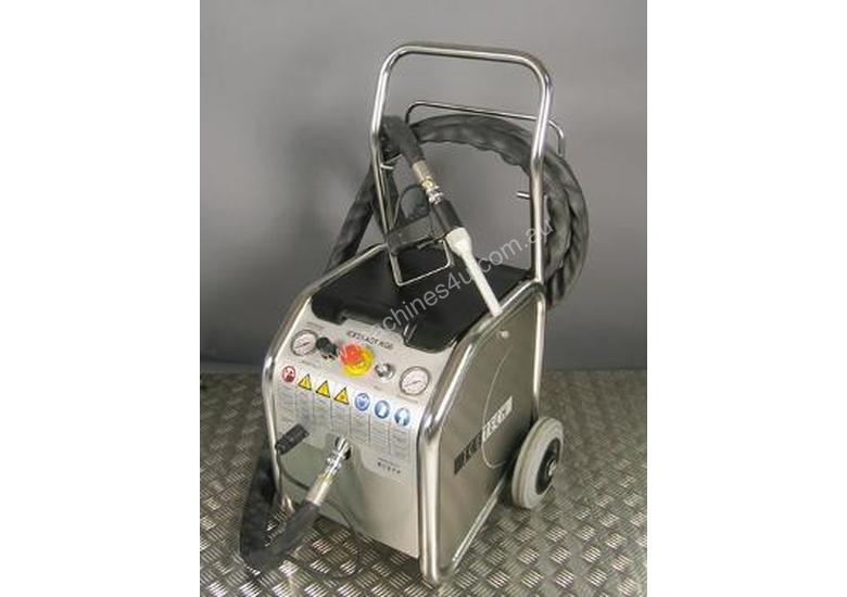 caption IceBlast KG6 Dry Ice Blaster