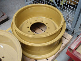 New Replacement 17.5 x 25 Grader Rim Assembly - picture0' - Click to enlarge