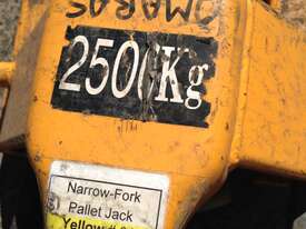 Narrow fork yellow pallet jack - picture1' - Click to enlarge