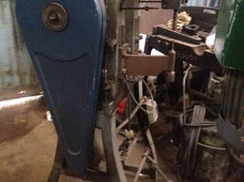 Chicago - Riveting Machine - picture0' - Click to enlarge