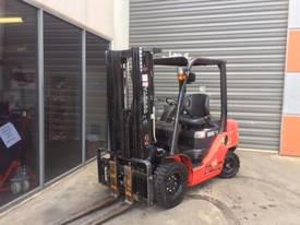 Used Toyota 8FD25 diesel forklift for sale - picture0' - Click to enlarge