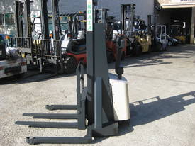 CROWN 20MT STACKER - 3.3M LIFT - 12 MONTHS WTY - picture2' - Click to enlarge