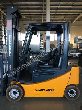 AS NEW Jungheinrich 48V Electric Forklift VERY LOW