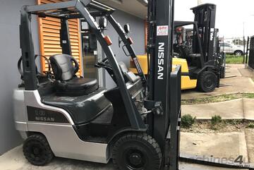 ACTIVE FORKLIFTS - Nissan P1F1A18 Forklift 4.7 Lift Container Mast ACTIVE FORKLIFTS - Nissan P1F1A18 Forklift 4.7 Lift Container Mast
